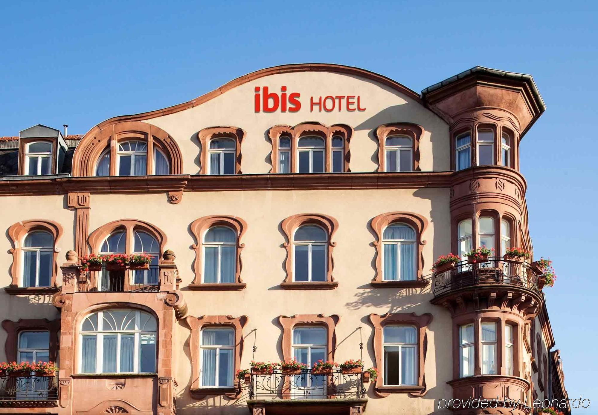 Ibis Centre Gare Hotel 3*